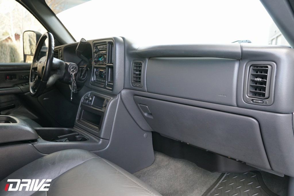 Used 2007 GMC Sierra 3500 SLT w/ Skid Plate Package image 37