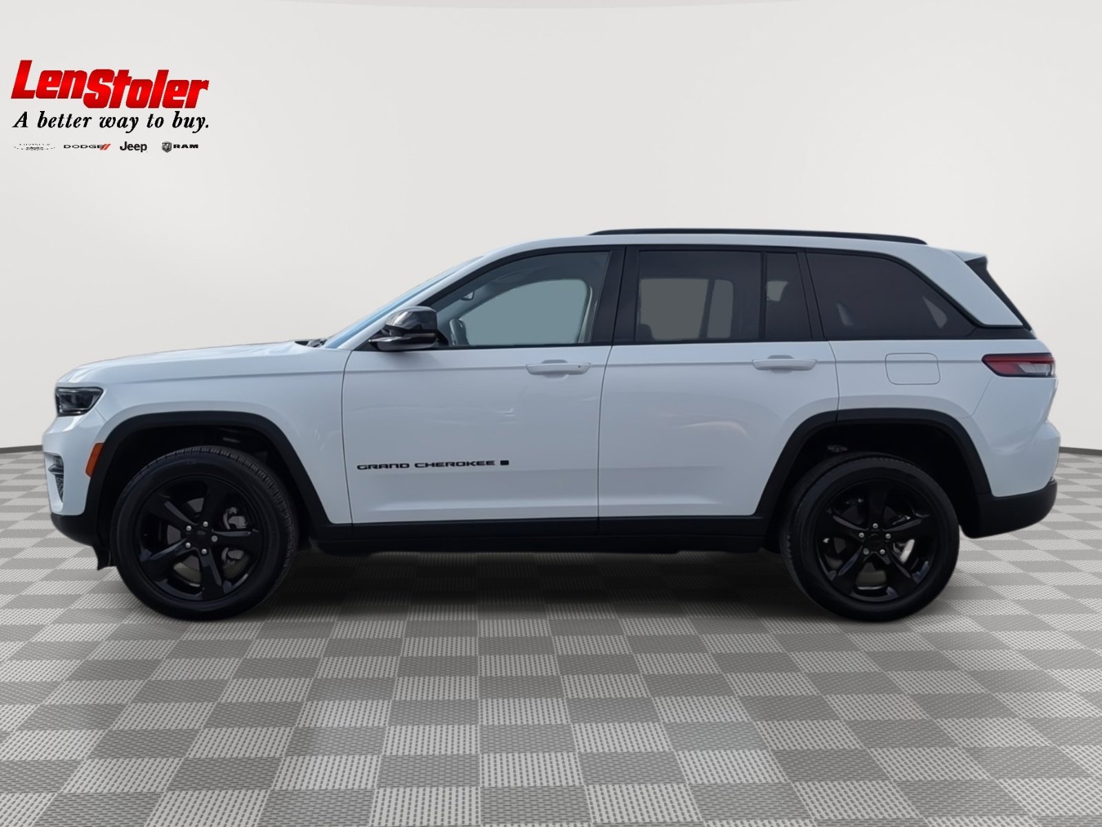 Used 2023 Jeep Grand Cherokee Limited w/ Black Appearance Package image 2