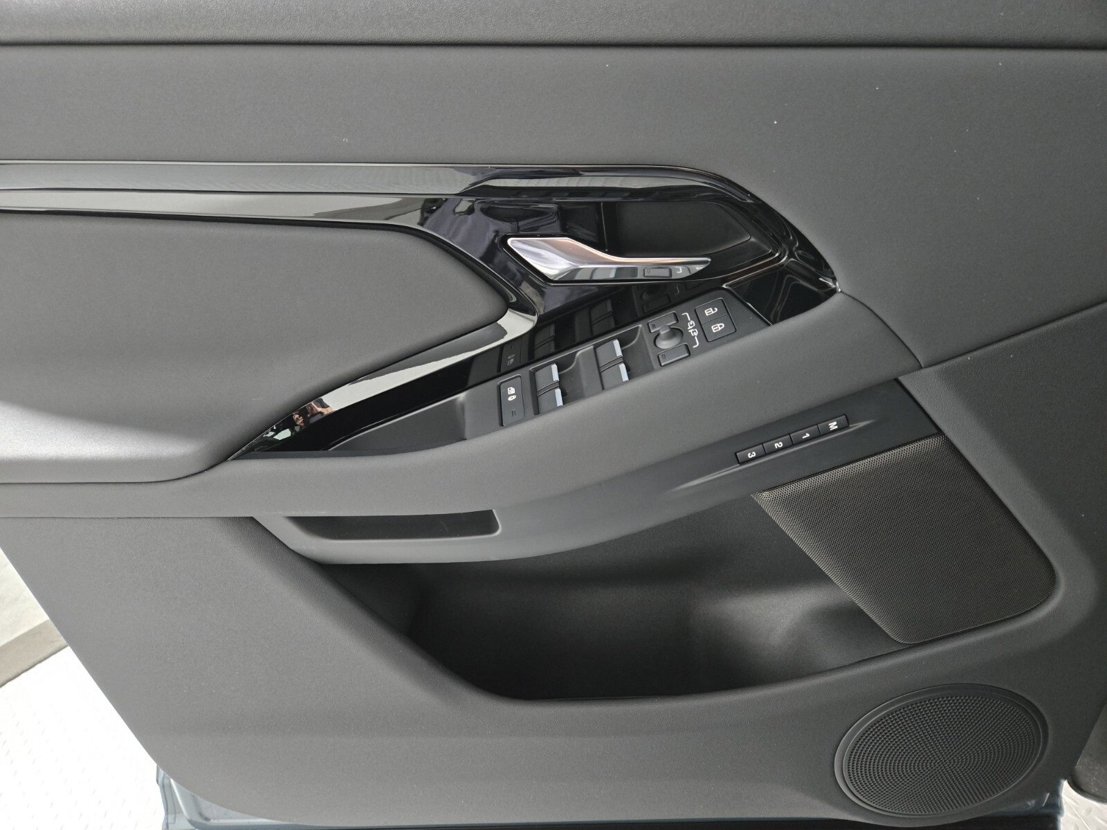 New 2026 Land Rover Range Rover Evoque Dynamic SE image 23