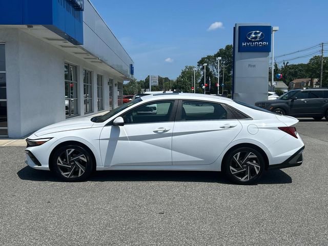 Used 2024 Hyundai Elantra SEL w/ Convenience Package image 6