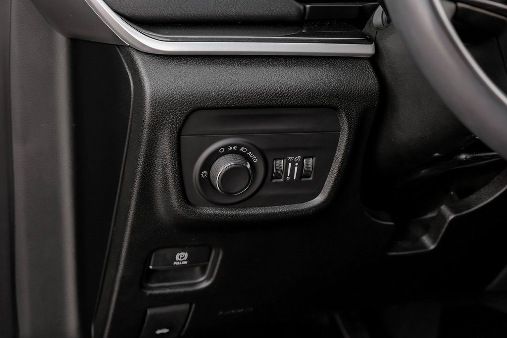 Used 2023 Jeep Grand Cherokee L Laredo image 36