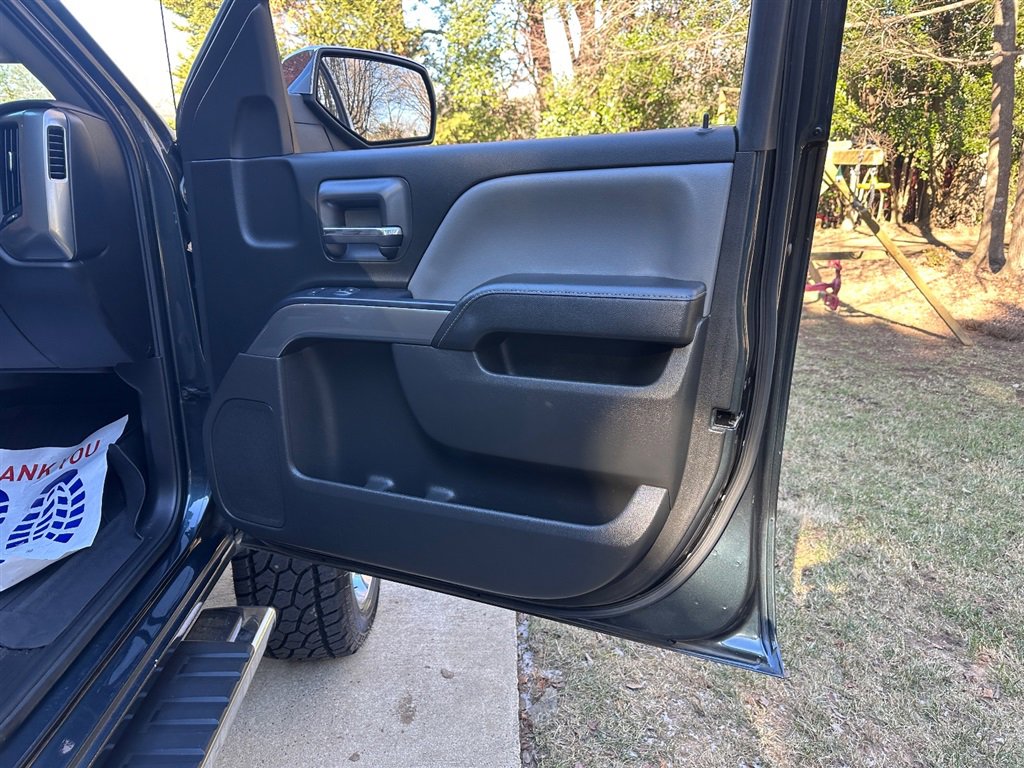 Used 2018 Chevrolet Silverado 1500 LT w/ All Star Edition image 50