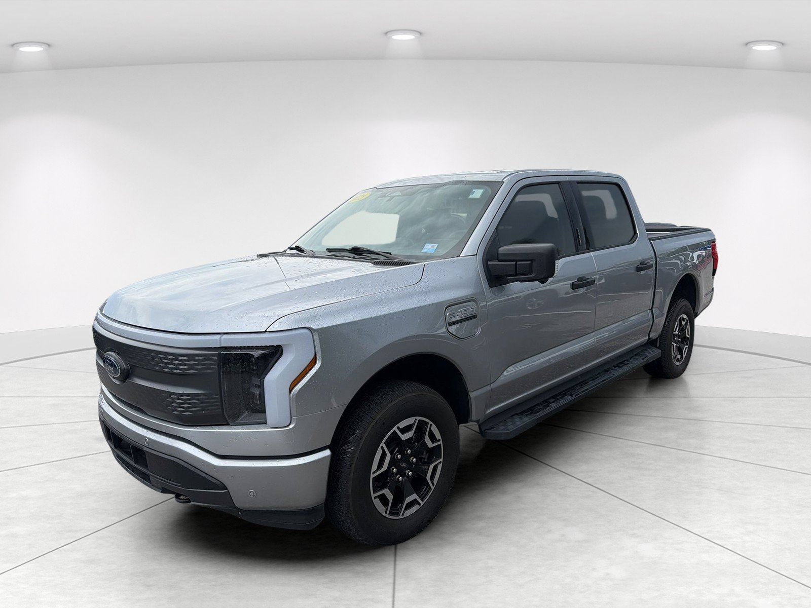 Used 2023 Ford F150 Lightning XLT AWD/4WD image 8