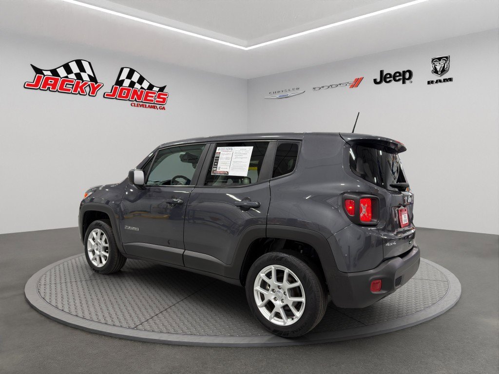 Used 2023 Jeep Renegade Latitude image 13