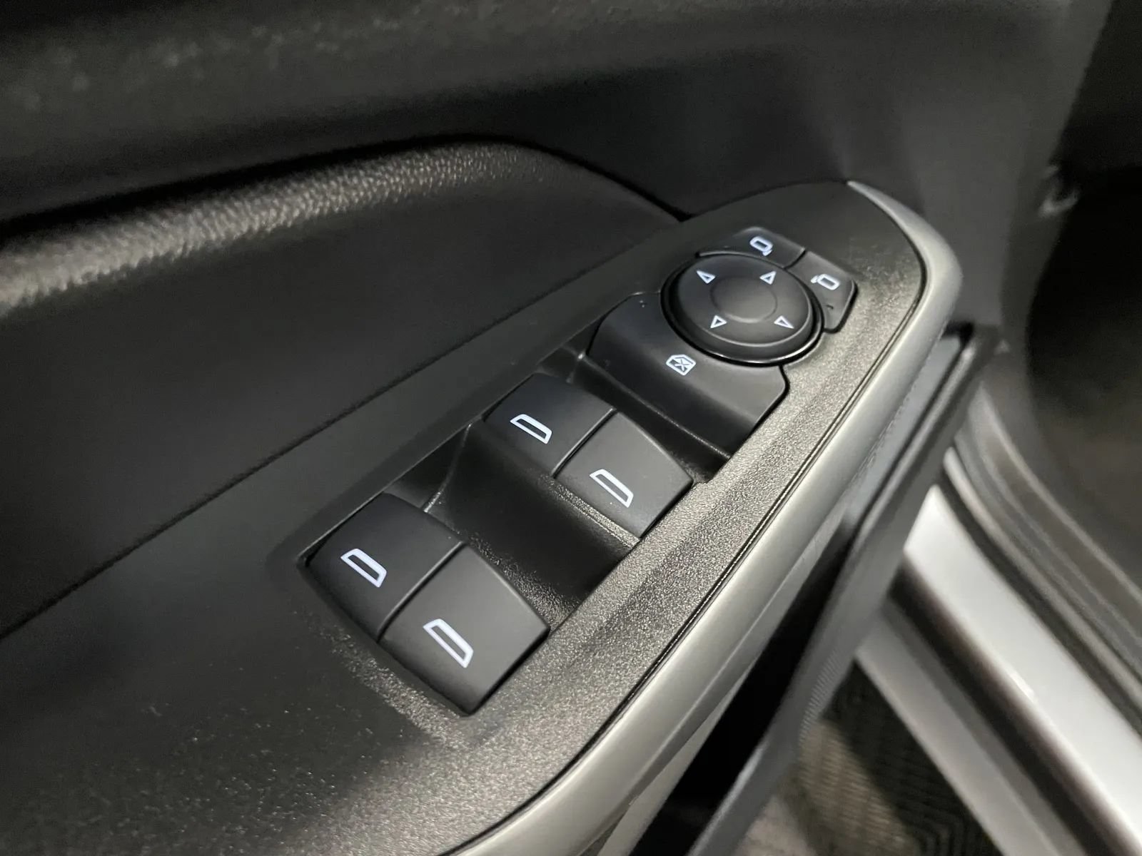 Used 2026 Chevrolet Trax LS w/ Driver Confidence Package FWD image 26