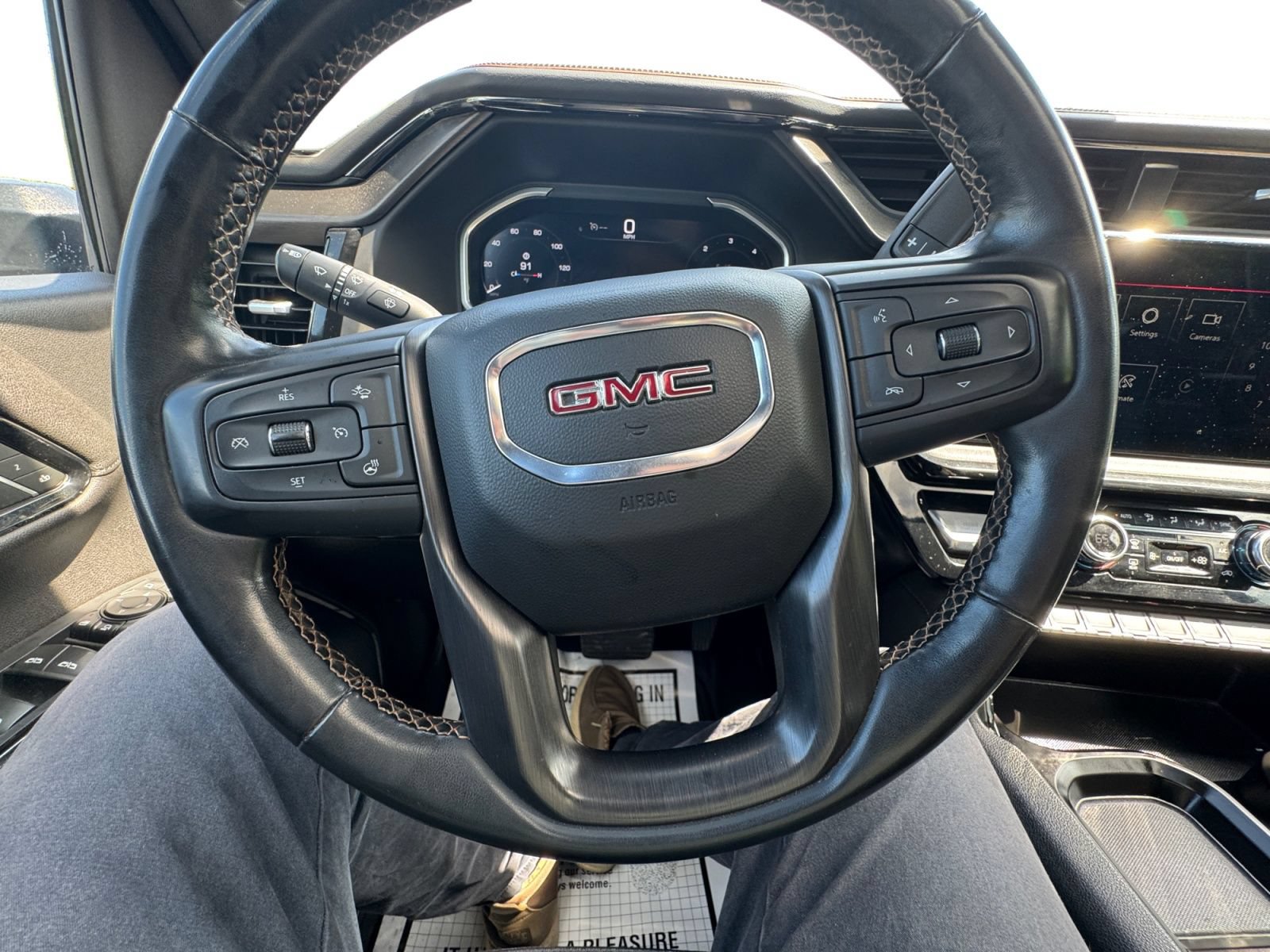 Used 2024 GMC Sierra 2500 AT4 w/ AT4 Premium Plus Package AWD/4WD image 13