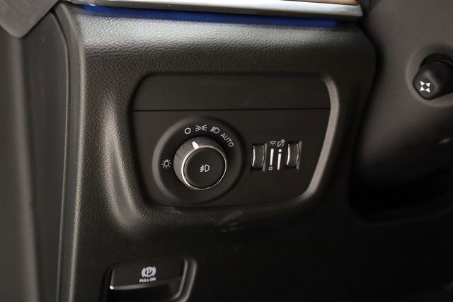 Used 2023 Jeep Grand Cherokee L Summit w/ Luxury Tech Group V AWD/4WD image 14