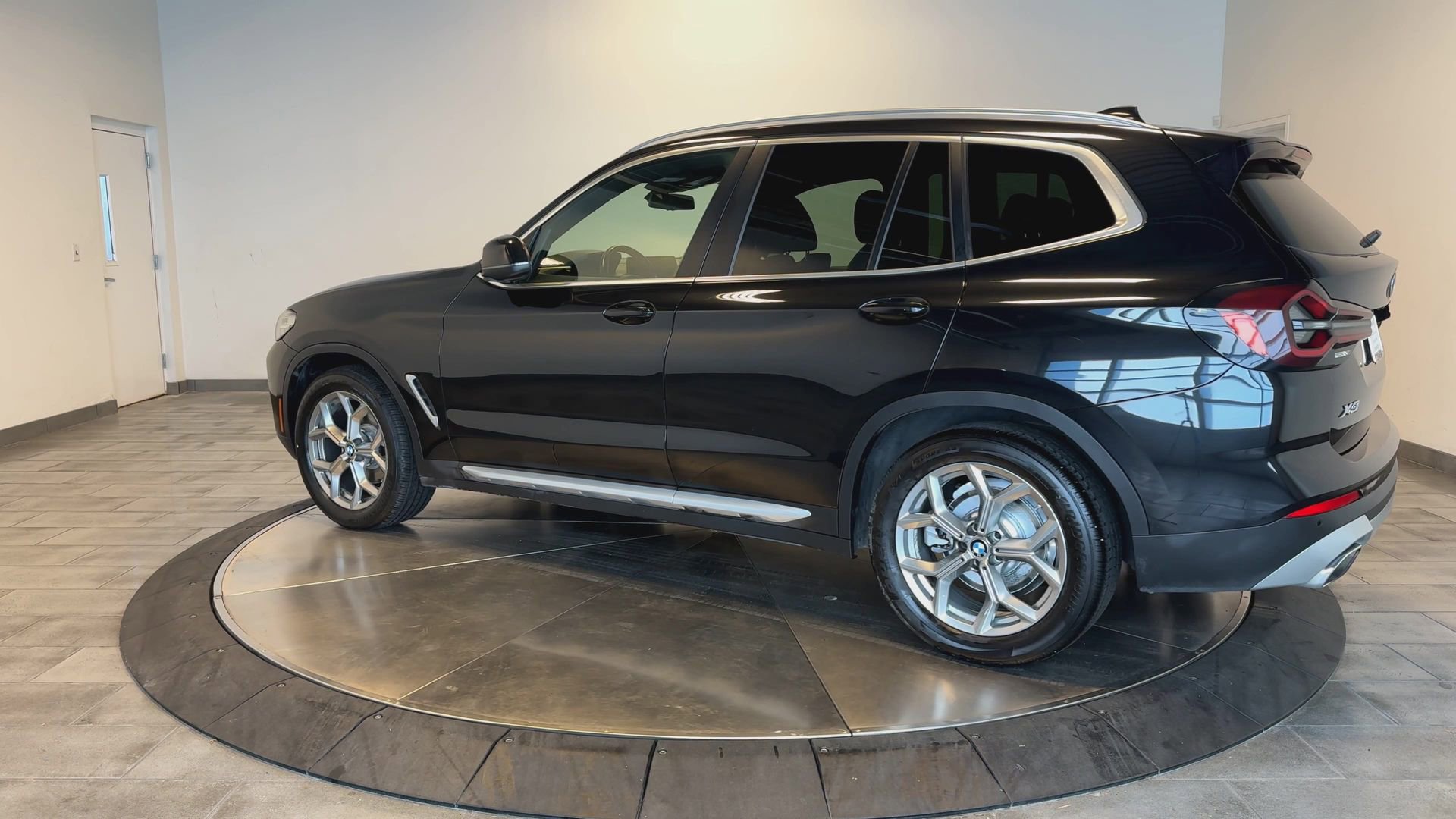 Used 2023 BMW X3 xDrive30i AWD/4WD image 6