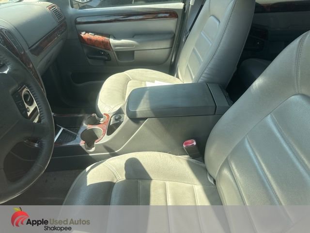 Used 2004 Ford Explorer XLT AWD/4WD image 3