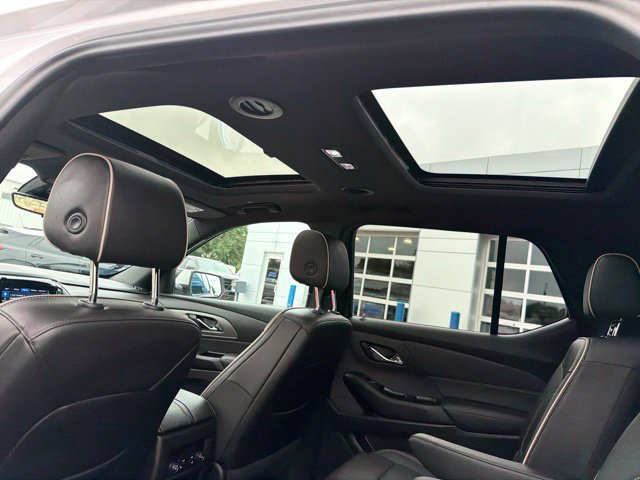 Used 2023 Chevrolet Traverse Premier w/ LPO, Floor Liner Package AWD/4WD image 24