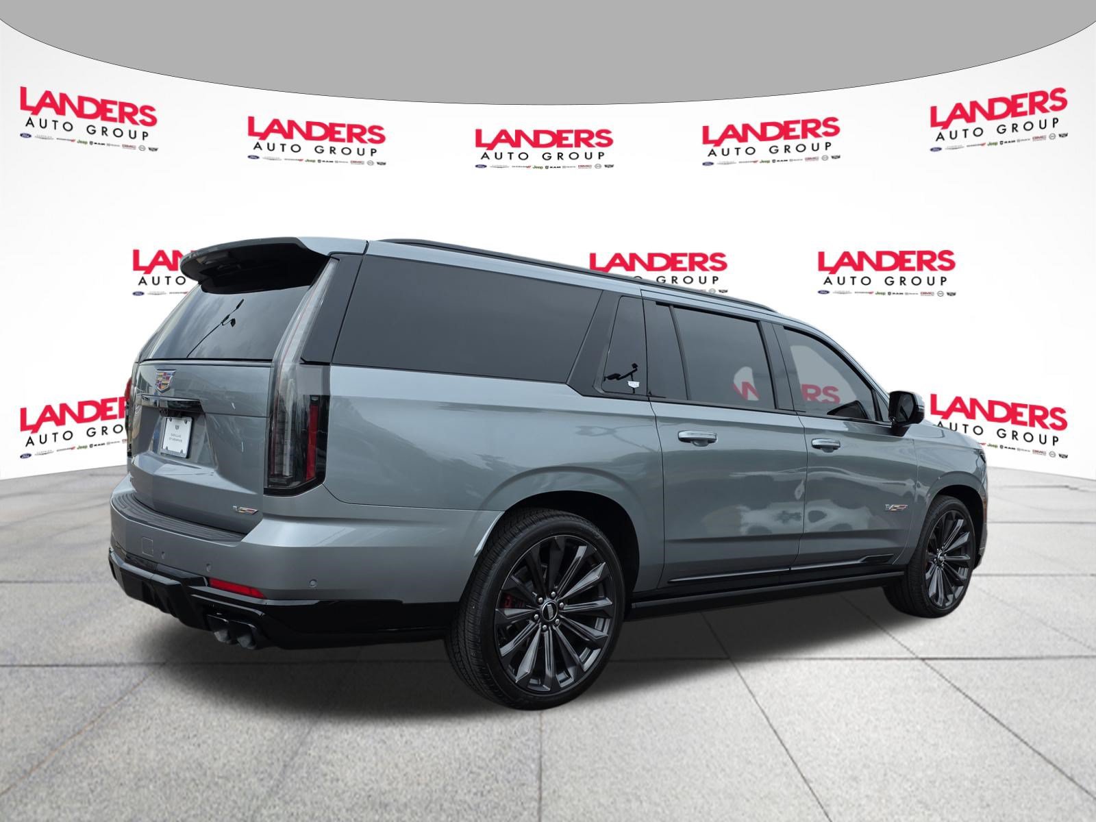 Used 2026 Cadillac Escalade ESV V AWD/4WD image 3
