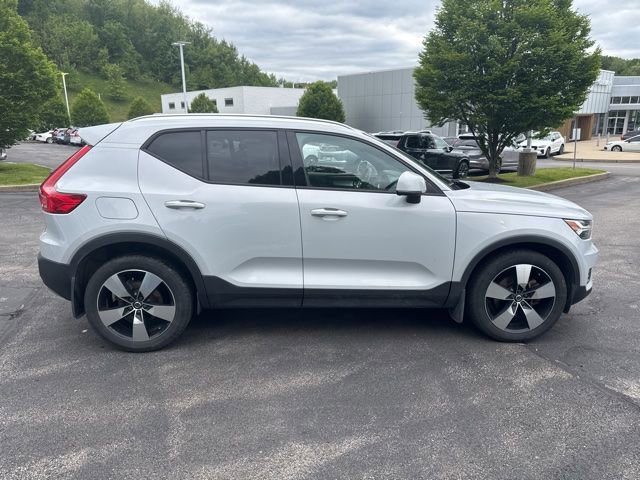 Used 2020 Volvo XC40 T5 Momentum w/ Protection Package AWD/4WD image 6