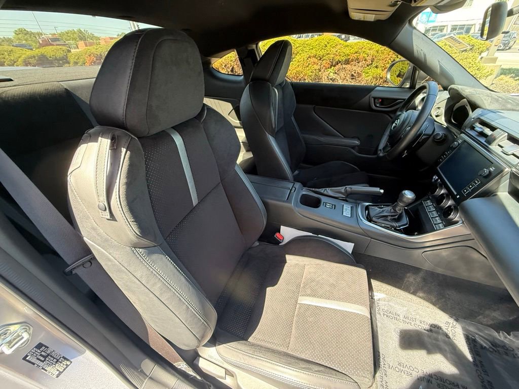 Used 2023 Toyota GR86 Premium w/ ALL Weather Mat Package (TMS) RWD image 30