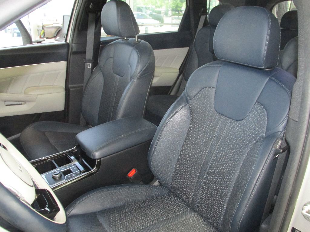 Used 2022 Kia Sorento SX Prestige w/ Panoramic Sunroof Package image 5
