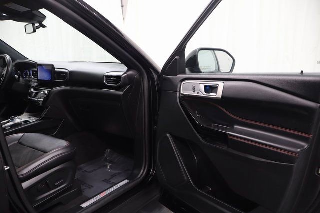 Used 2023 Ford Explorer ST-Line image 13