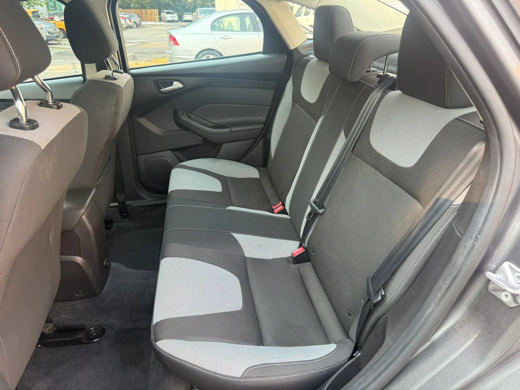 Used 2012 Ford Focus SE FWD image 14