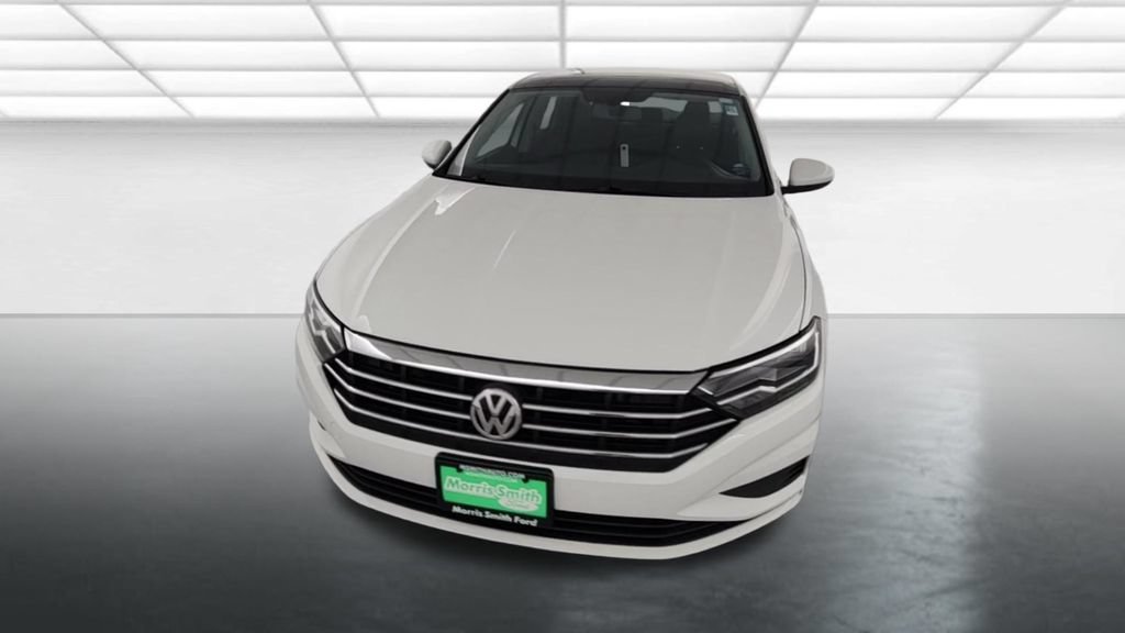Used 2019 Volkswagen Jetta SE FWD image 2