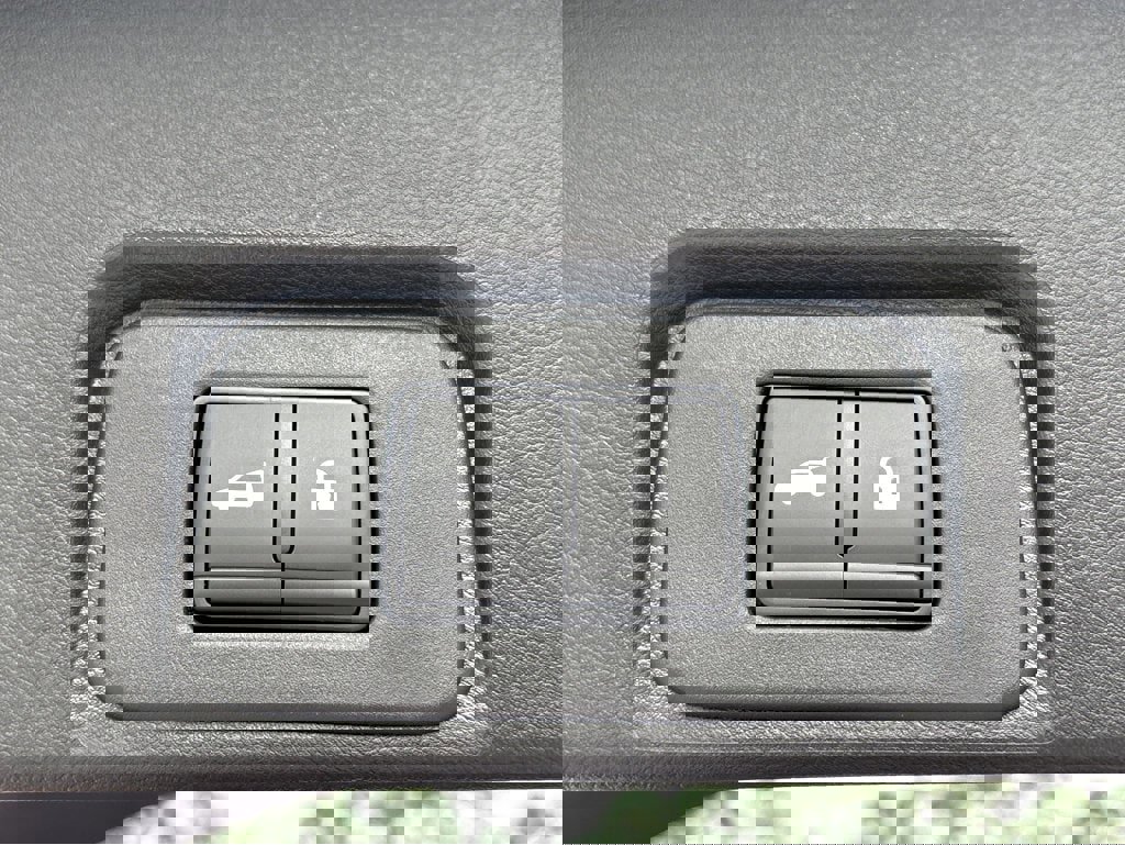 New 2026 Nissan Rogue SV image 30