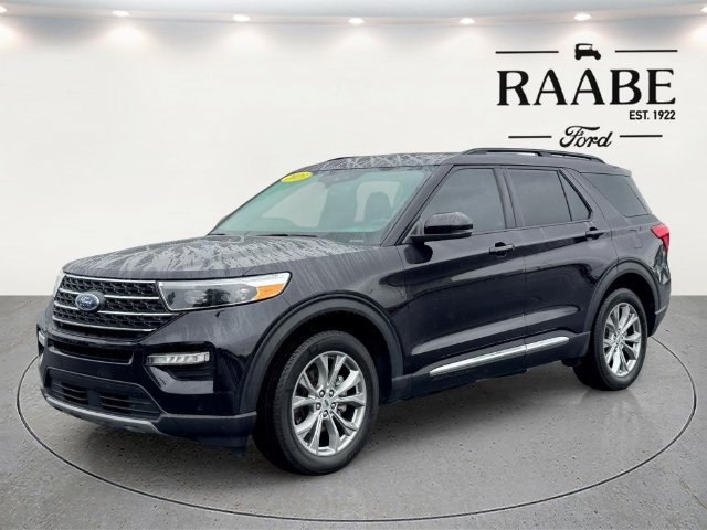 Used 2023 Ford Explorer XLT w/ Equipment Group 202A AWD/4WD image 3