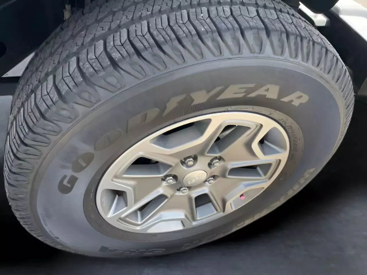 Used 2018 Jeep Wrangler Unlimited Rubicon w/ Cold Weather Group image 15