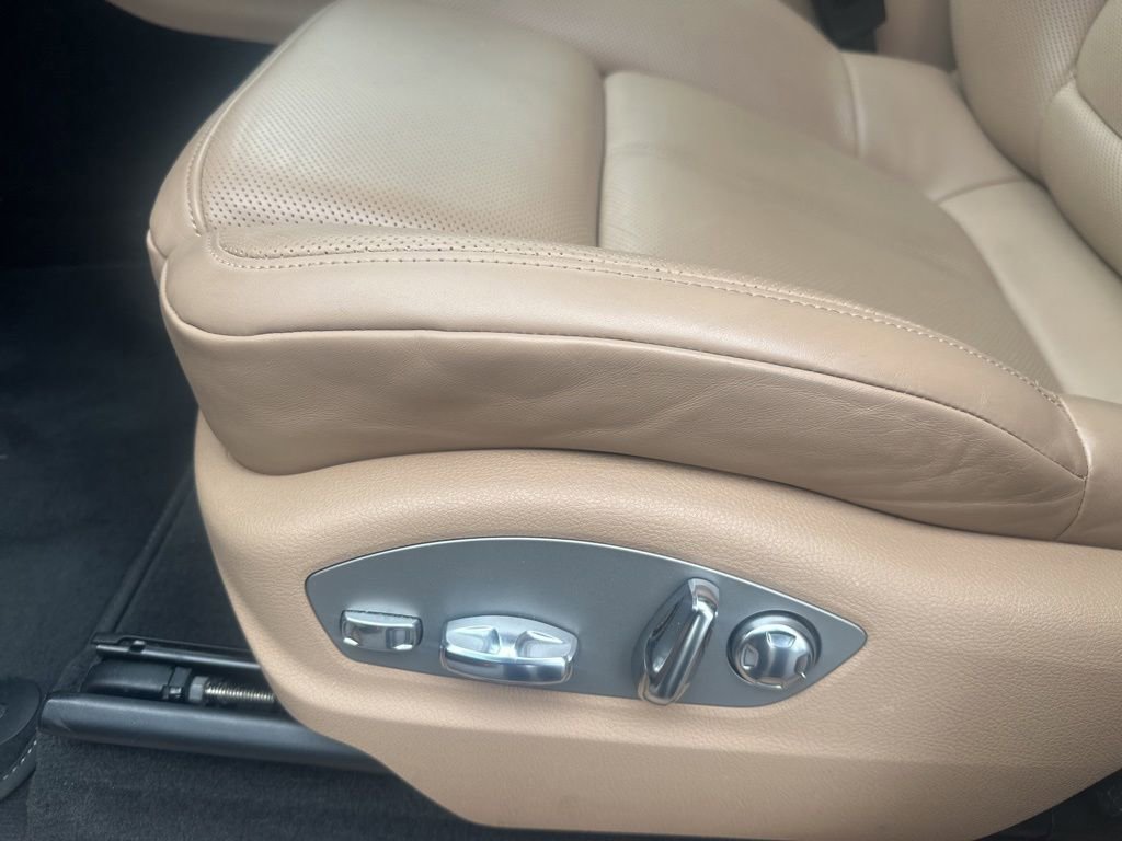 Used 2023 Porsche Macan AWD/4WD image 10