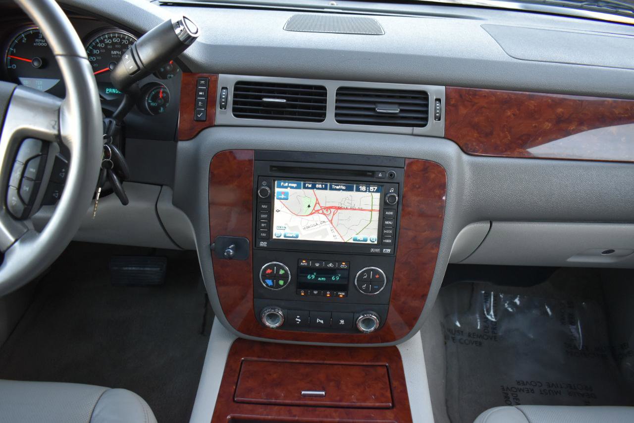 Used 2009 Chevrolet Avalanche LTZ image 18