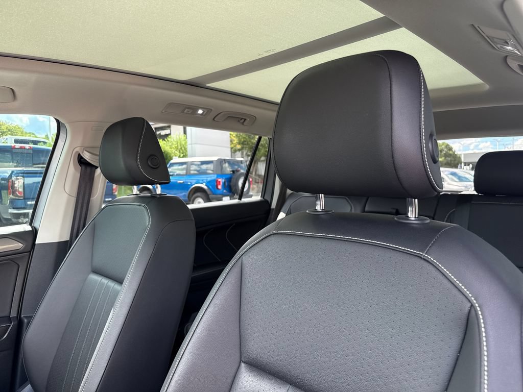 Used 2023 Volkswagen Tiguan SE AWD/4WD image 13