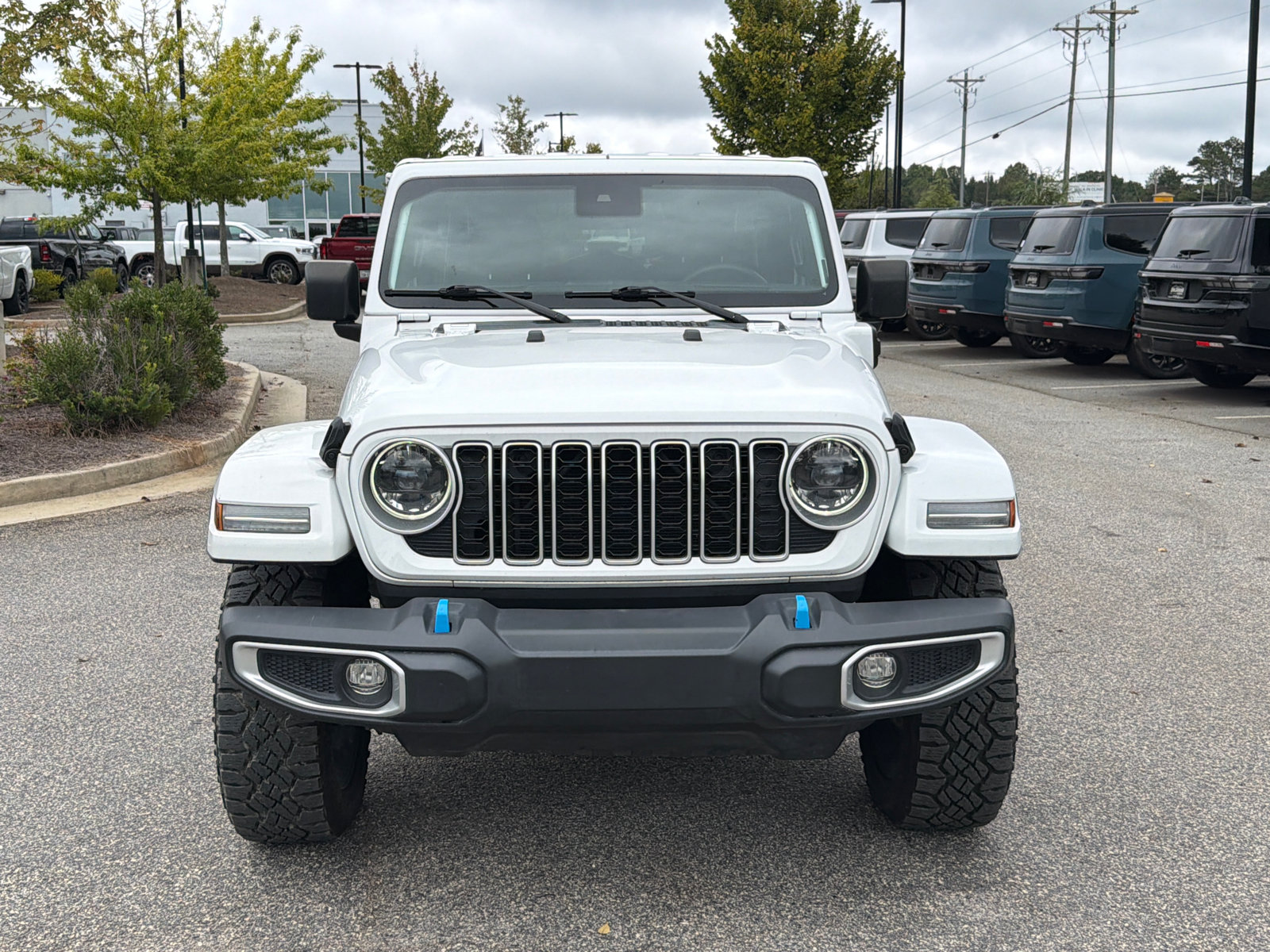Used 2024 Jeep Wrangler Unlimited Sahara AWD/4WD image 3