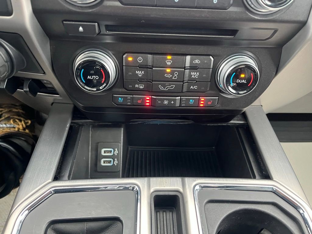 Used 2018 Ford F150 Platinum w/ Equipment Group 701A Luxury image 19