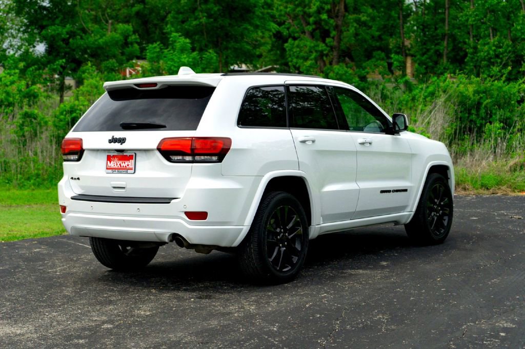 Used 2018 Jeep Grand Cherokee Altitude AWD/4WD image 6