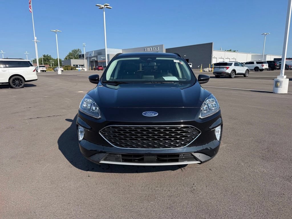 Used 2022 Ford Escape Titanium AWD/4WD image 2