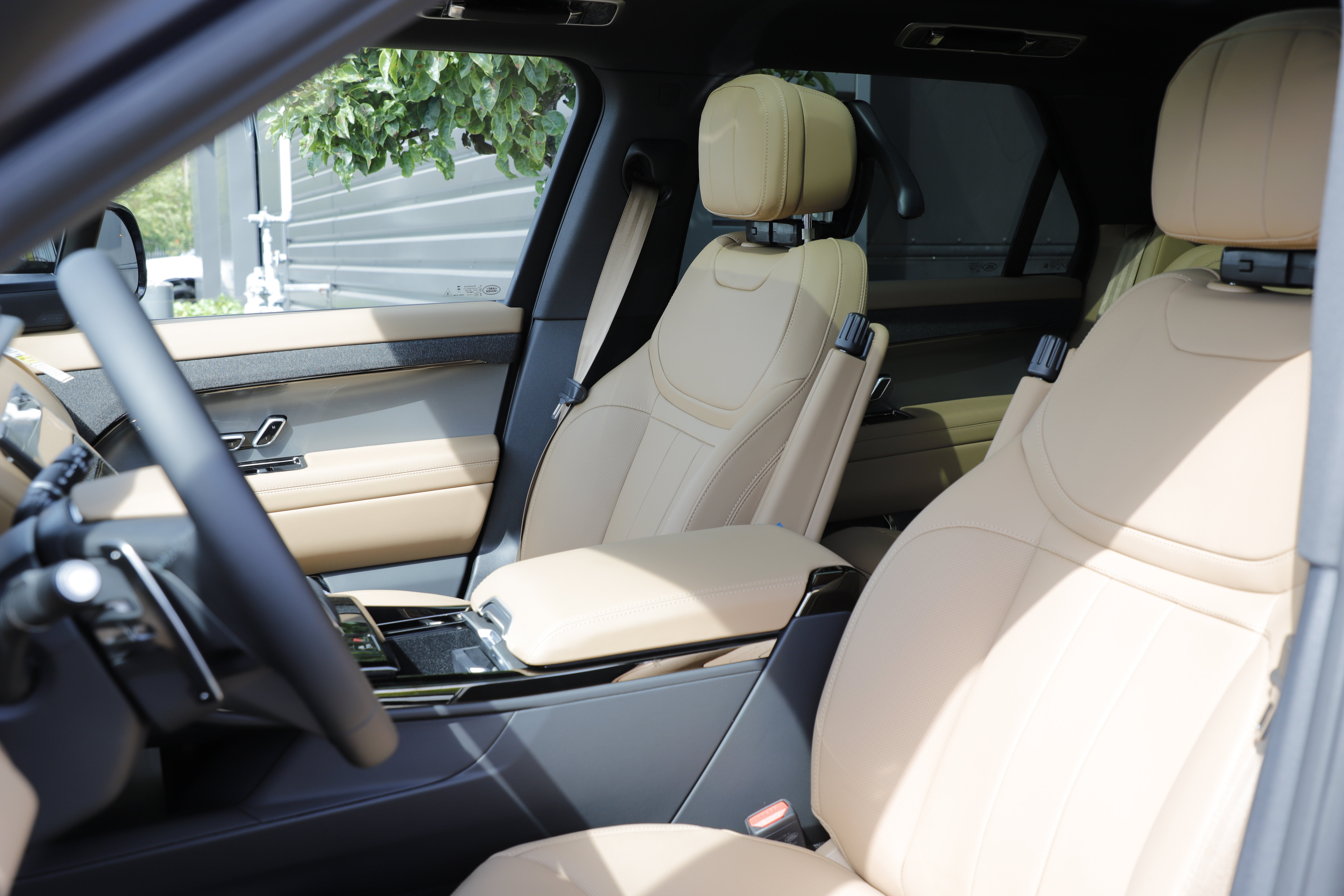 New 2026 Land Rover Range Rover Sport SE AWD/4WD image 17