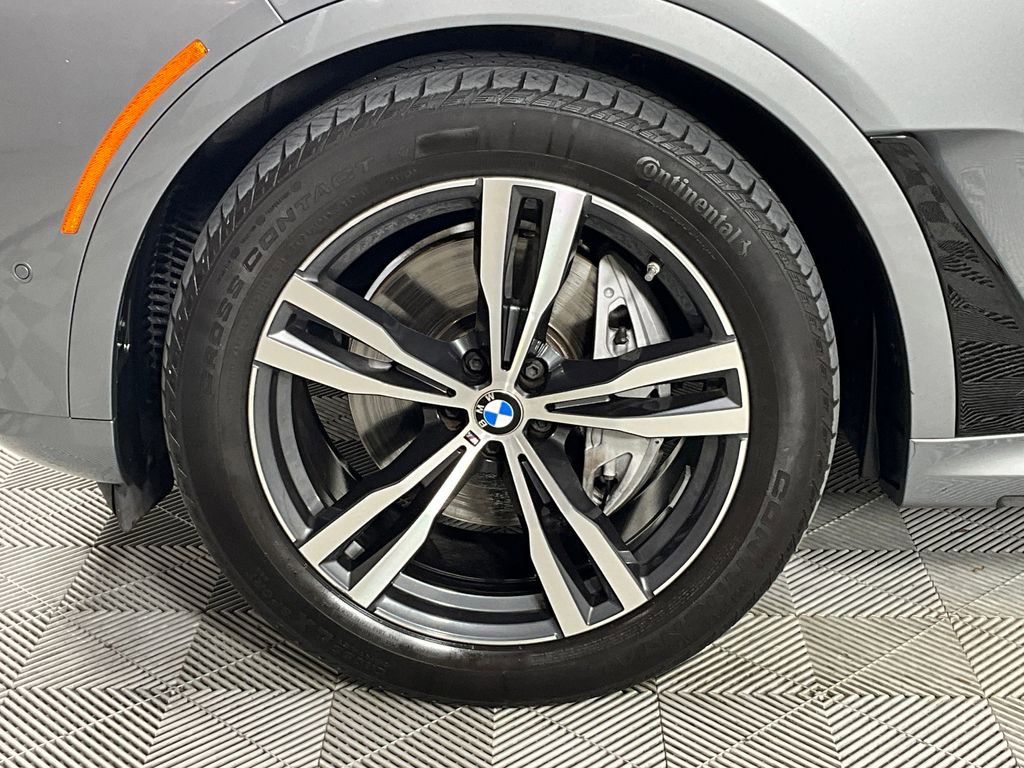 Used 2024 BMW X7 xDrive40i w/ M Sport Package AWD/4WD image 29