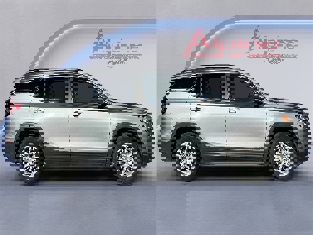 Used 2023 GMC Terrain SLE w/ Driver Convenience Package image 6