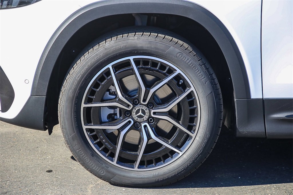 Used 2023 Mercedes-Benz EQB 350 4MATIC SUV image 9