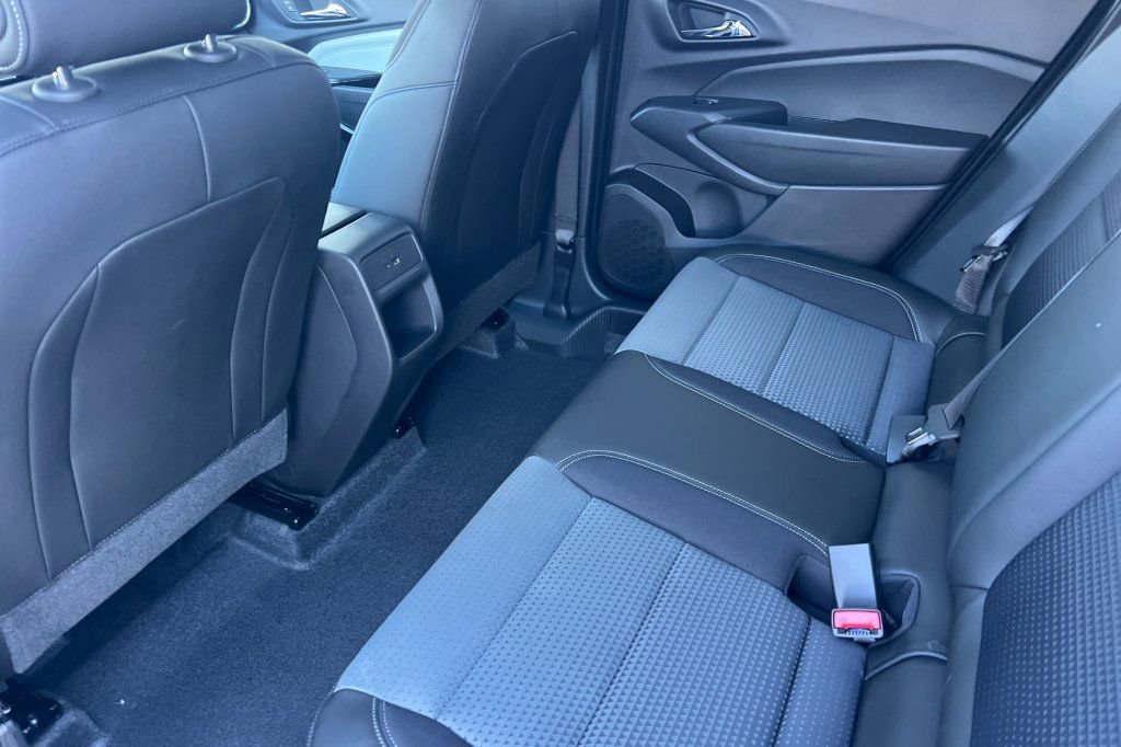 New 2026 Chevrolet Trax LT w/ Driver Confidence Package image 9