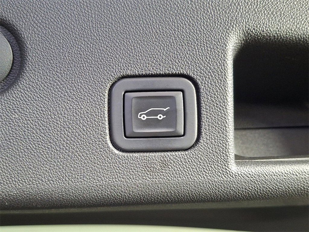 Used 2021 Chevrolet Equinox LT image 28