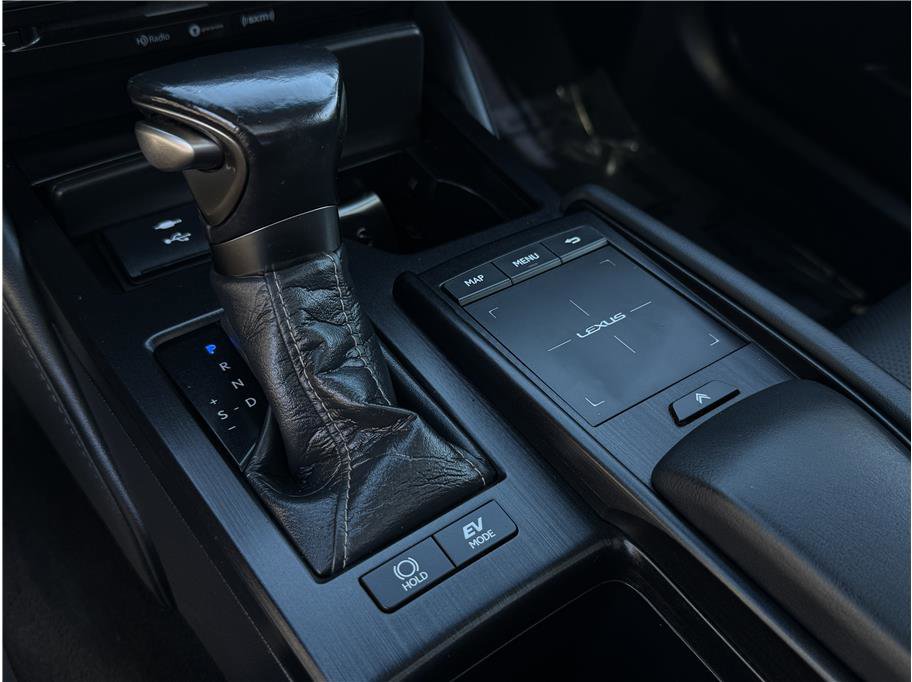 Used 2021 Lexus ES 300h w/ Premium Package image 16