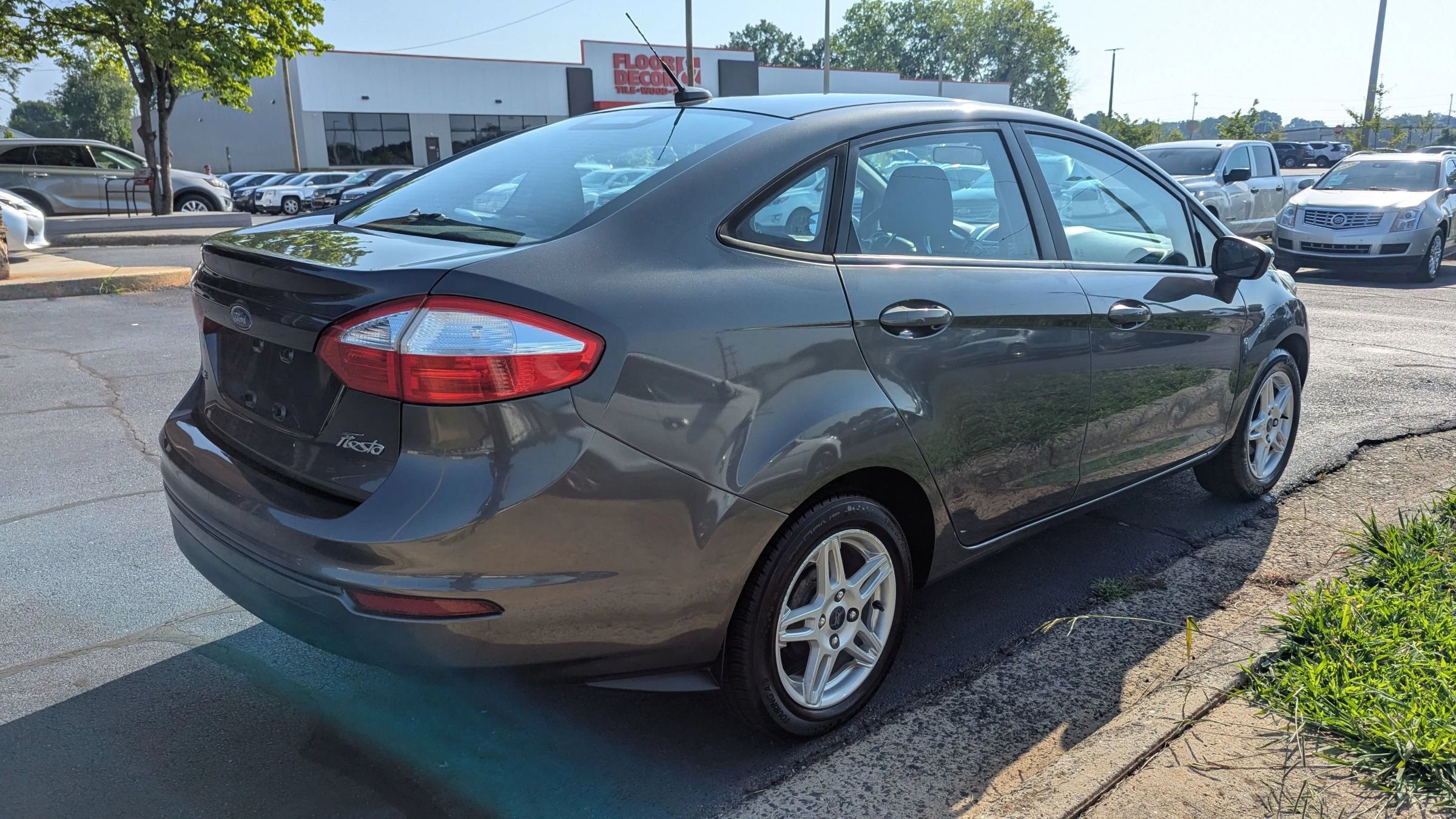Used 2017 Ford Fiesta SE FWD image 7