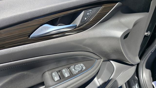 Used 2018 Buick Regal Essence image 16