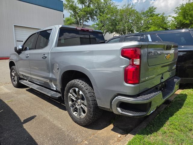 Used 2024 Chevrolet Silverado 1500 High Country w/ Technology Package AWD/4WD image 7