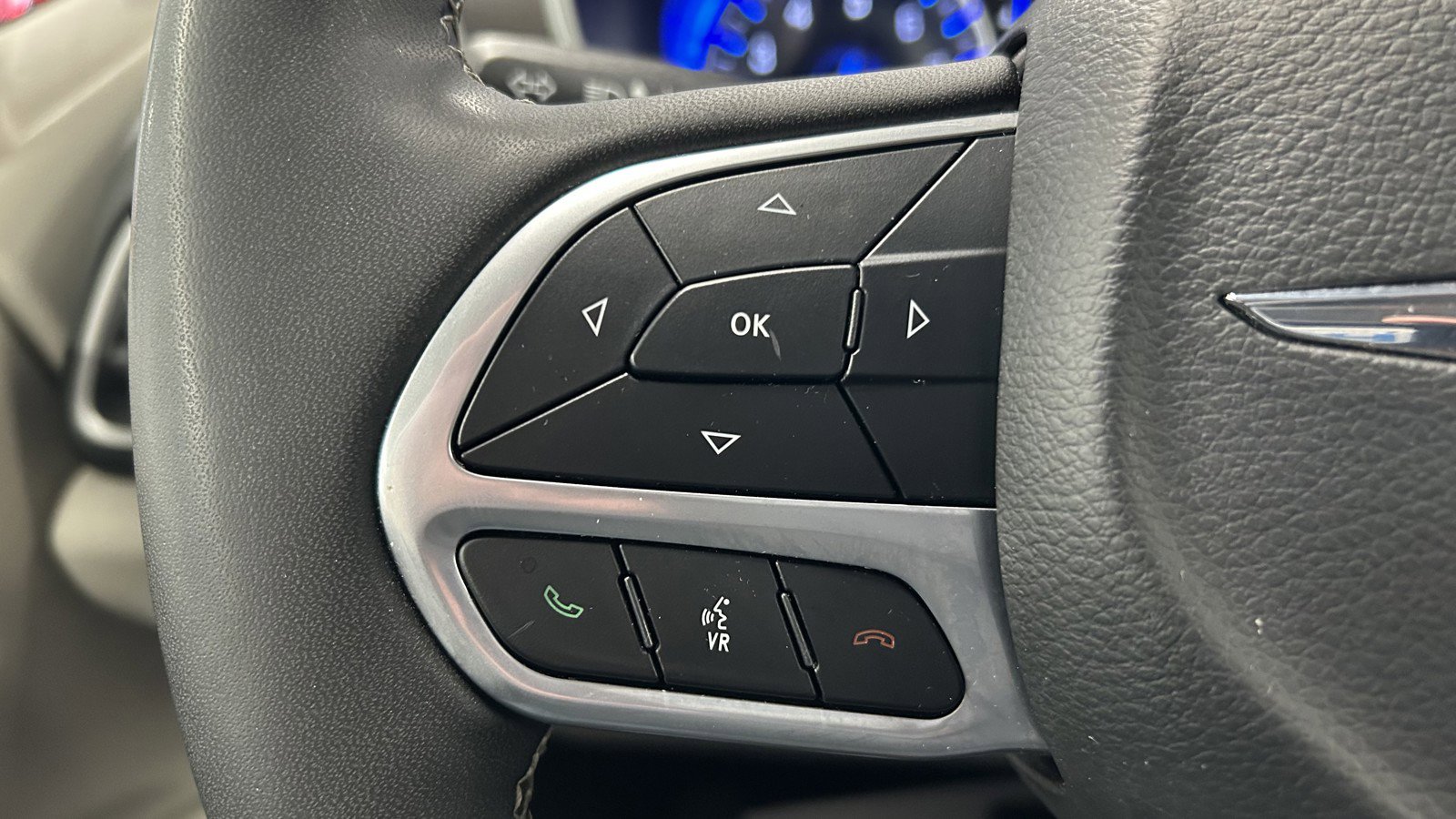 Used 2023 Chrysler Voyager LX image 22