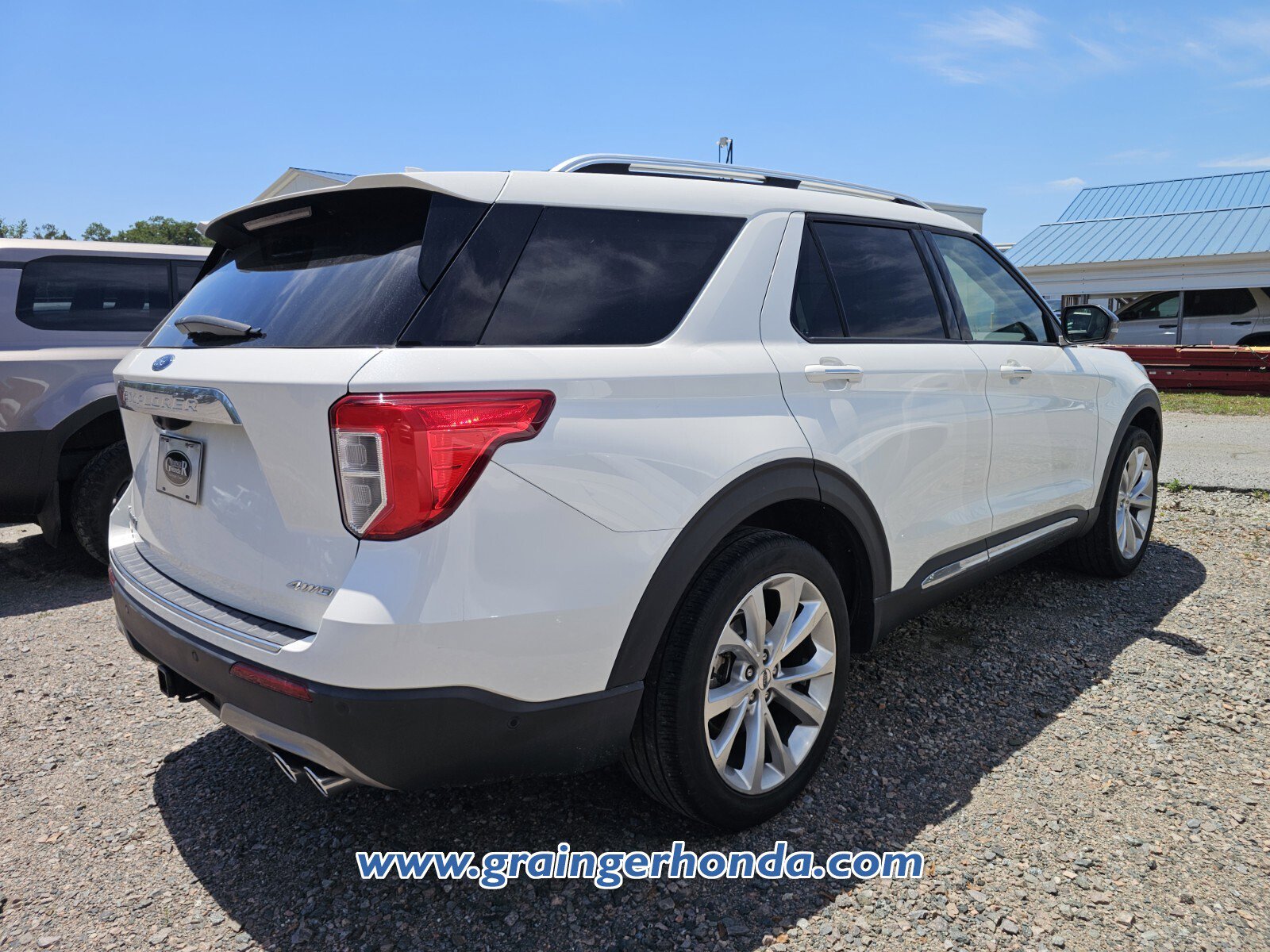 Used 2022 Ford Explorer Platinum w/ Equipment Group 601A AWD/4WD image 6
