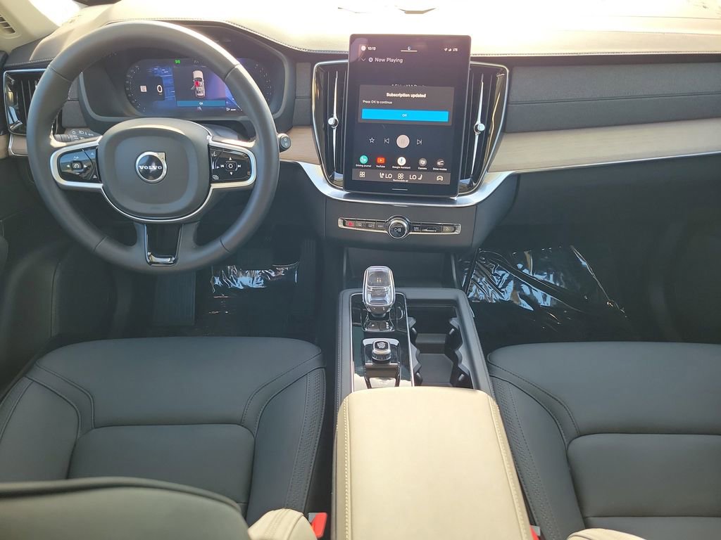 Certified 2025 Volvo XC90 B5 Plus image 18
