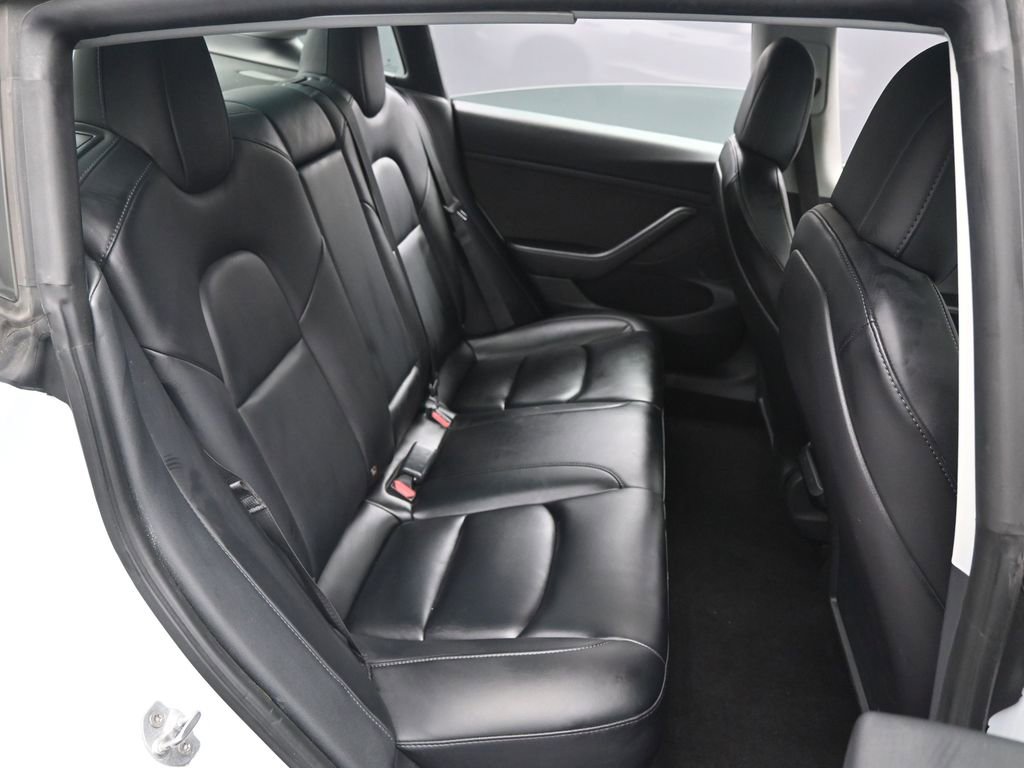 Used 2021 Tesla Model 3 Standard Range Plus image 31