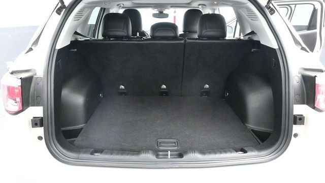 Used 2018 Jeep Compass Latitude w/ Popular Equipment Group AWD/4WD image 11