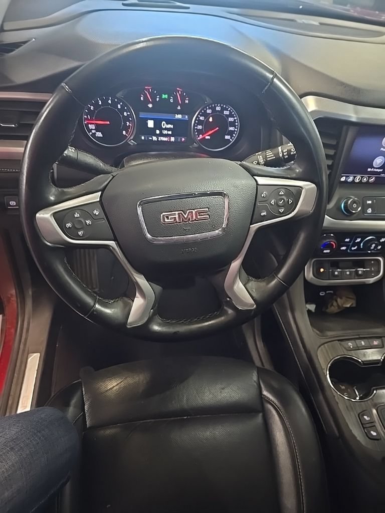 Used 2023 GMC Acadia SLT AWD/4WD image 1
