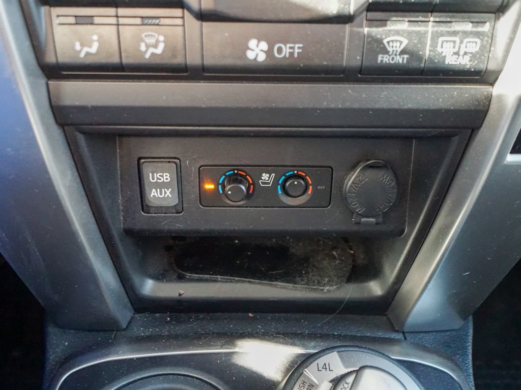 Used 2018 Toyota 4Runner Limited AWD/4WD image 26