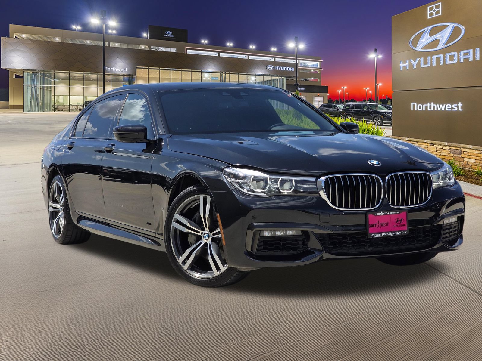 Used 2019 BMW 740i w/ M Sport Package RWD image 3