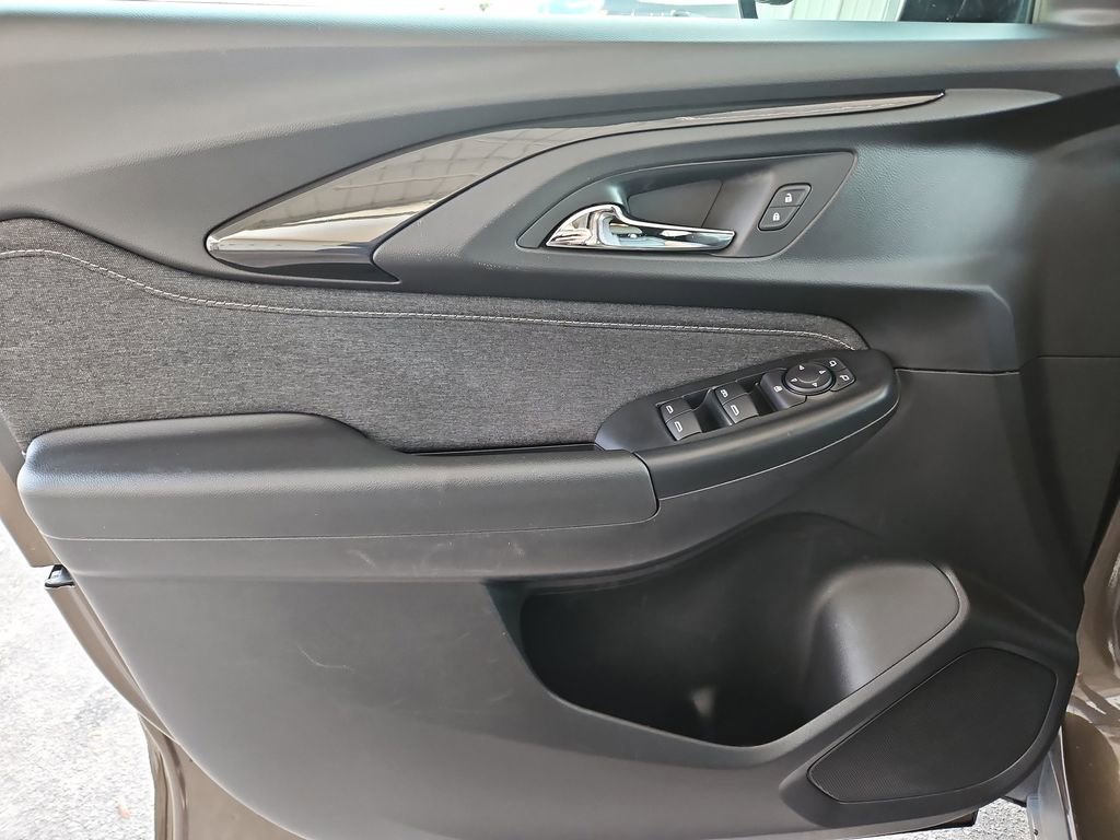 Used 2021 Chevrolet TrailBlazer ACTIV image 25